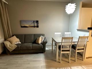Quality Apt in the City Center For 5 - BRAND NEW - 5
