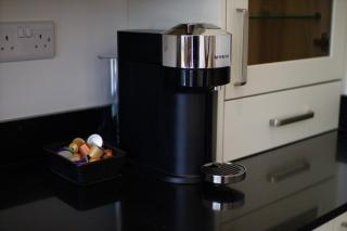 Premium 5BR Home Parking Long Term Stays - 5