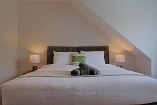 Premium 5BR Home Parking Long Term Stays - 3