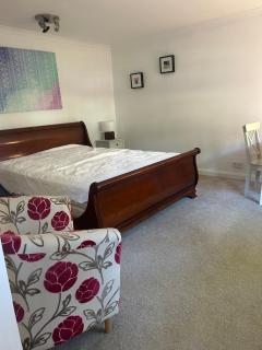 Pretty, spacious and quiet one bedroom garden flat - 0