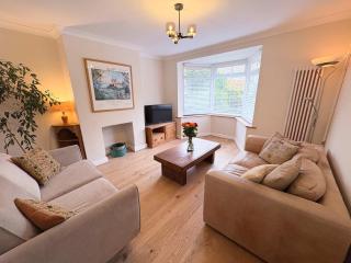 Two Bedroom House with Garden - Hazelbury Road - 5