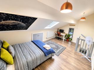 Beautiful home near Elland Road stadium - 2