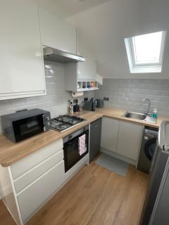 London Nice and well located flat - free private parking - 2