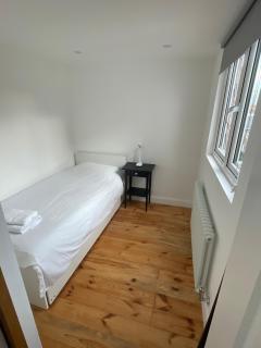 London Nice and well located flat - free private parking - 3