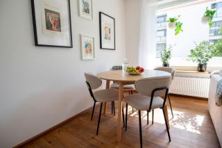 Urban Smart Living with balcony near Basel SBB & City Center - Special TRIO PICASSO 32 Apartment, up to 4 guests - 3
