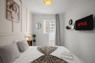 FLH - Little Paris 2BR Apartment with AC - 7