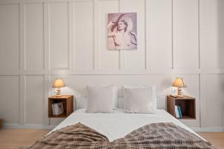 FLH - Little Paris 2BR Apartment with AC - 5