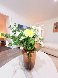 Delightful Pet-Friendly Home &Brand-New Furnishing - 3