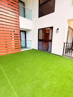 2BR and 1BR Spacious City Apartments with roof-top pool - 4