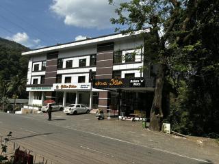 Golden Palace - 6