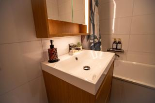 Urban Smart Living near Basel SBB & City Center - Special TRIO PICASSO 31 Apartment, up to 4 guests - 8