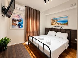 SRS Guest House - 4