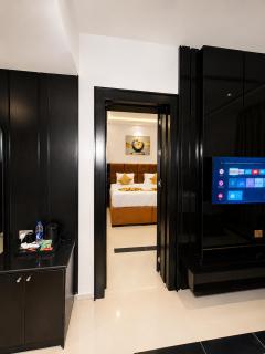 Golden Bella Hotel & Suites - 1