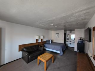 Jim Butler Suites - 3