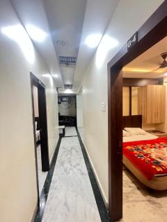 Hotel VRINDA NIKUNJ 966o9o1oo6 - 20mtr I 1min walking from ShreeNath Ji temple Nathdwara By SK - 6