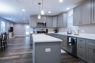 Fox Lake Extended Stay Furnished Suite - 7