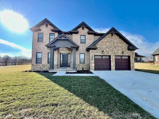 Luxury Home Incredible master suite Liberty Twp OH - 7