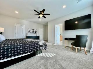 Luxury Home Incredible master suite Liberty Twp OH - 3