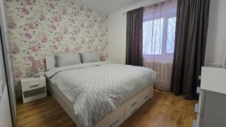 Modern Family Stay near CNE | Parking & Workspace - 4