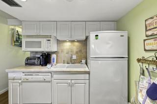 Sunset Cove: One Bedroom in Treasure Island - 4
