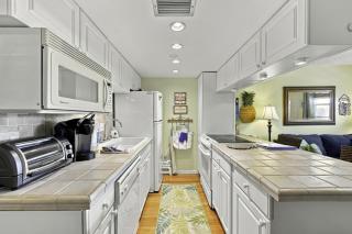 Sunset Cove: One Bedroom in Treasure Island - 3