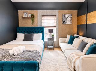 Maidstone Executive City Centre Apt with Parking - 2