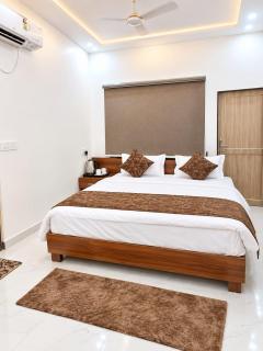 Hotel Ramayanaa Inn-Near Ram Mandir Ayodhya - 9