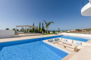 Luxury Villa Andrea - Seaviews - Panoramic Seaviews - Heated Private Pool - 2