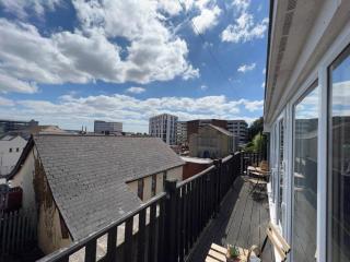 Perfectly located stylish 2 bed home with Parking - Pass the Keys - 5