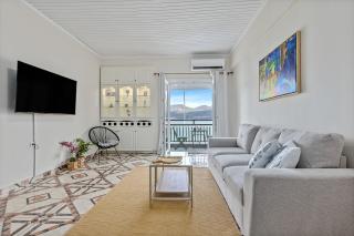 Old Bridge Waterfront View Apartment, Chalkida - 9