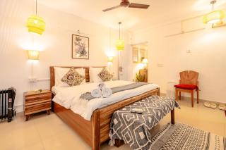 Cozy & Chic 3BHK - FF - Near Saket Malls, Metro - 1