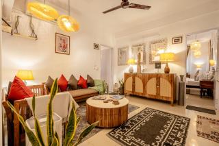 Cozy & Chic 3BHK - FF - Near Saket Malls, Metro - 0