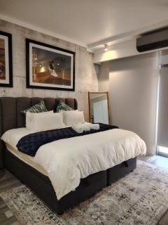 Menlyn Maine Trilogy Apartment 914 - 2