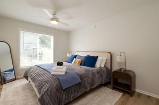 Stylish ND Haven 2B2BA Balcony Parking - 3