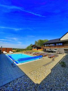 Natura Lux Holiday House with Pool and Jacuzzi - 4