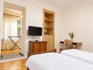 Vake Super Quiet and Comfy Apartment with a Yard - 0