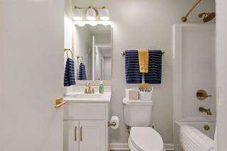 Modern Luxury Condo Walk to Notre Dame 2BR2BA - 2