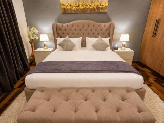 Luxury Serviced Apartments by Alvis Suite - Goldcrest Mall DHA Phase 4 - Free Parking - 3