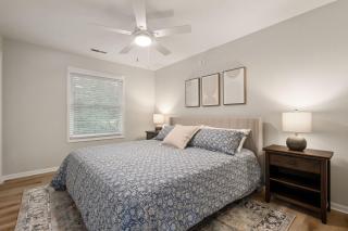2B2BA Near ND Private Balcony Walk to Campus - 3