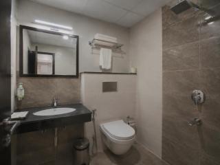 Hotel Star Inn - Near Delhi Airport & Free Airport DROP - 5