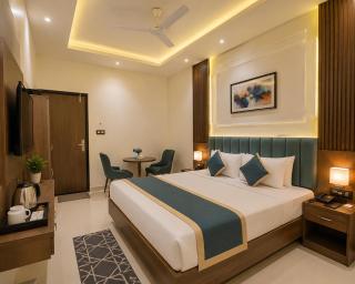 Hotel Star Inn - Near Delhi Airport & Free Airport DROP - 1