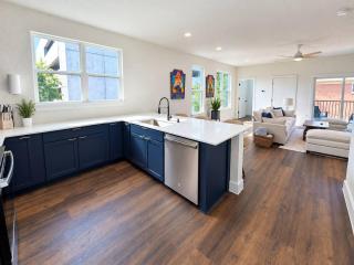 Stylish, Comfy Denton Townhome Walk to UNT - 7