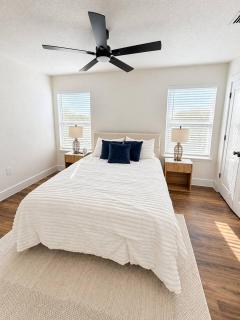 Stylish, Comfy Denton Townhome Walk to UNT - 4