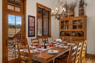 Big Sky Gem - Mtn Views Private Deck Hot Tub - 3