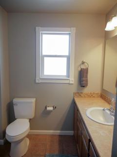 Sleeps 25 with Theater Room Near Roaring Springs - 1
