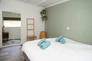 Romantic Veluwe Chalet with Private Hot Tub and Fully Fenced Garden - 7