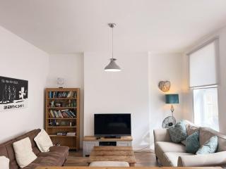 Wonderful 3 Bed in Old Market - 8