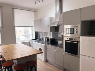 Wonderful 3 Bed in Old Market - 7