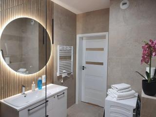 NEW APARTMENT Krakowska 29- przestronny, z widokiem i balkonem - 0