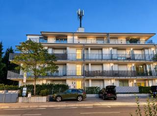 Modern Apartment near Audi & City Center - 7